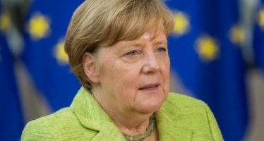 EU: Chancellor Merkel and Commission President von der Leyen to discuss coronavirus recovery agenda with regions and cities.