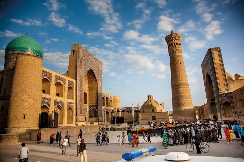 Uzbekistan: Historic square in Samarkand