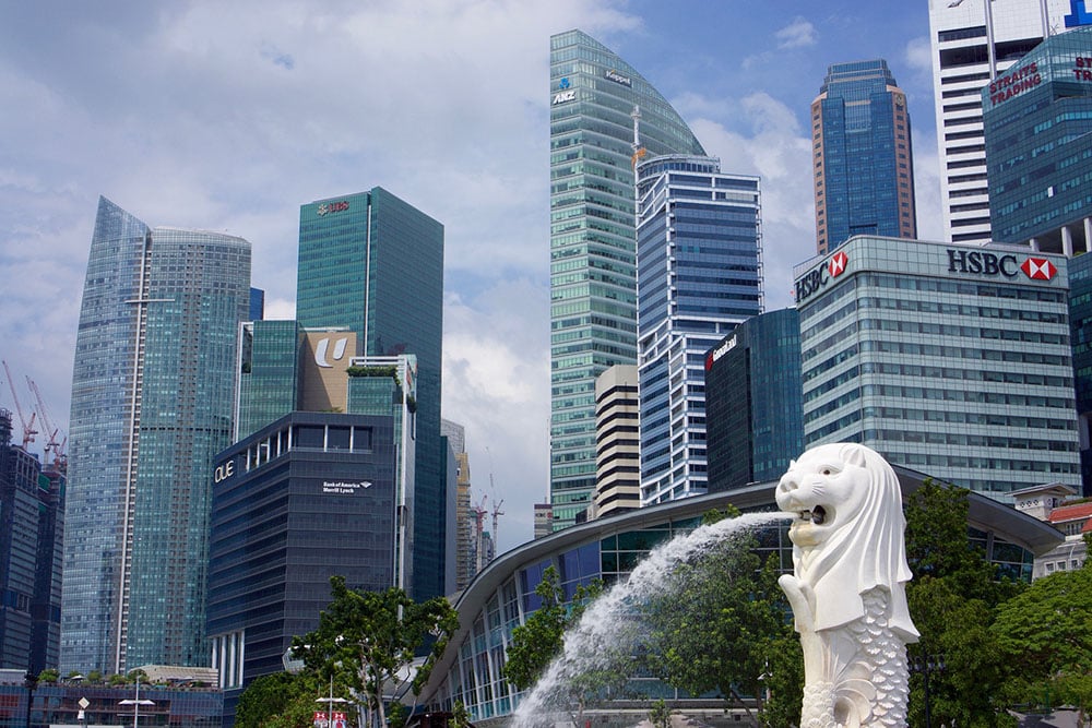 Singapore financial centre and merlion statue