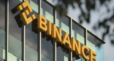 Binance Teeters as Regulators Close-in on Troubled Exchange